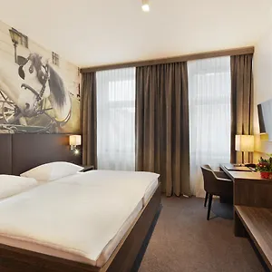 Otel Lucia Viyana